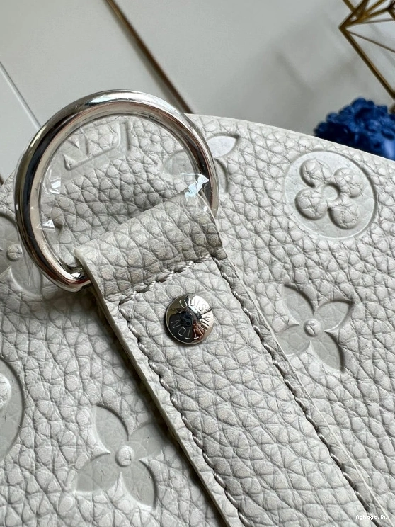 50 LOUIS VUITTON KEEPALL 0521